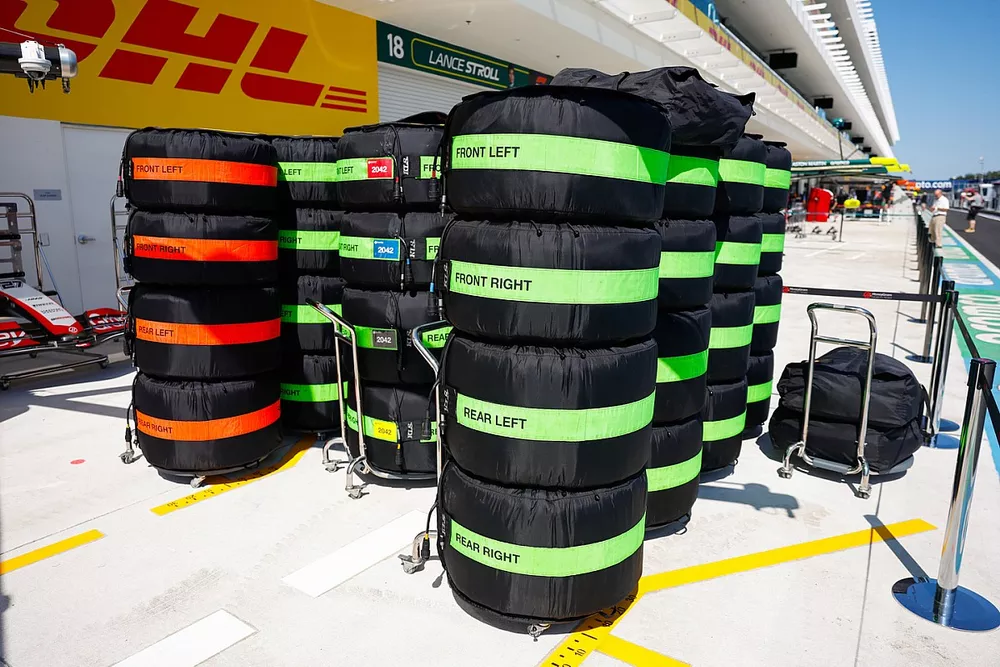 Tyres in tyre blankets
