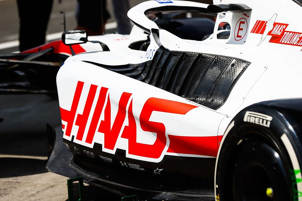 Upgraded sidepods on the Kevin Magnussen Haas VF-22

