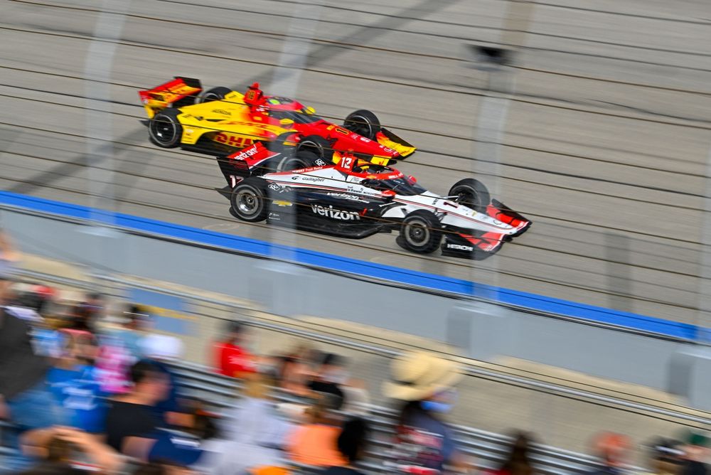 #12: Will Power, Team Penske Chevrolet and #10: Alex Palou, Chip Ganassi Racing Honda