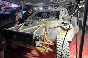 Laia Sanz, accidente, vuelco y primer abandono en su carrera en el Dakar