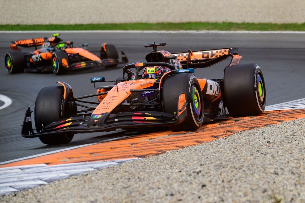 Oscar Piastri, McLaren, Lando Norris, McLaren
