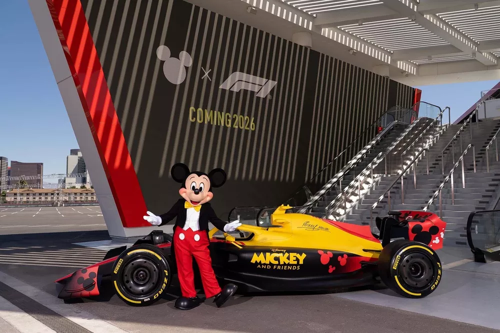 ミッキーマウスがF1のレースに挑戦……なんてことも!? ディズニーとF1の