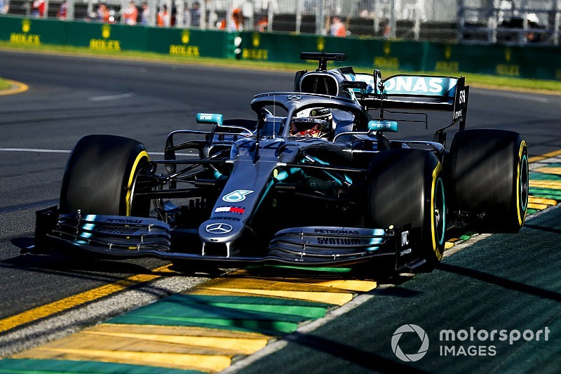 Australian GP: Hamilton beats Vettel to top FP3
