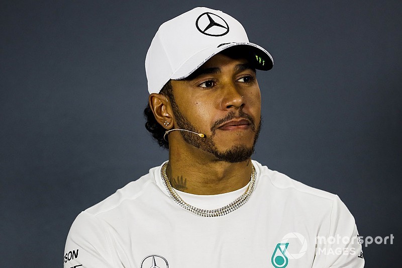 Hamilton: Mercedes não está falando besteira sobre desvantagem para Ferrari