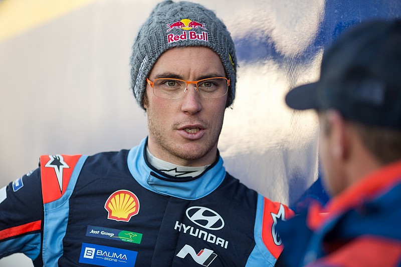 Shakedown - Neuville, Tänak et Ogier encore devant