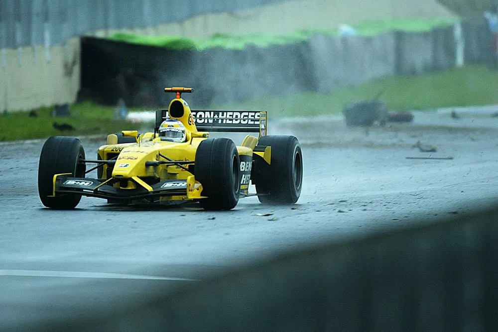 Giancarlo Fisichella, Jordan Ford EJ13, &eacute;vite les d&eacute;bris en piste