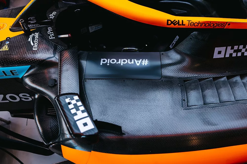 McLaren y sus paneles digitales de cambio de patrocinadores