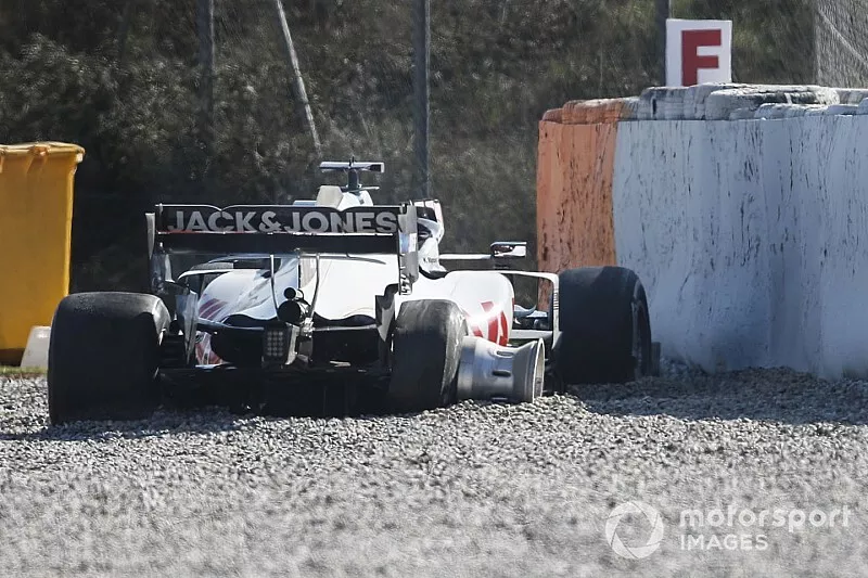 El accidente de Kevin Magnussen, Haas F1 Team VF-20