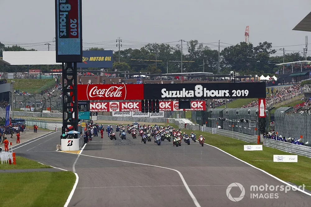 鈴鹿8耐レーススタート