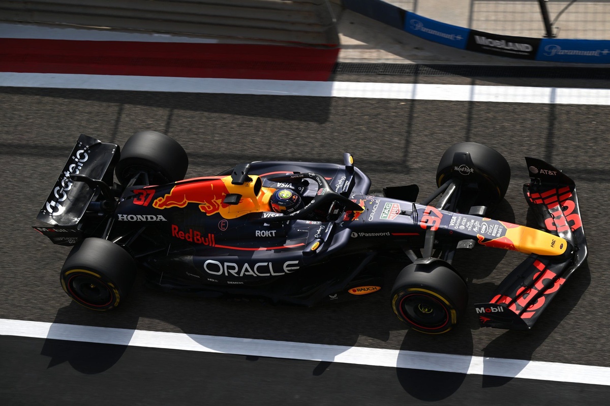 【F1】岩佐歩夢 選手サイン　早い者勝ち ayumu-iwasa-red-bull-racing.jpg