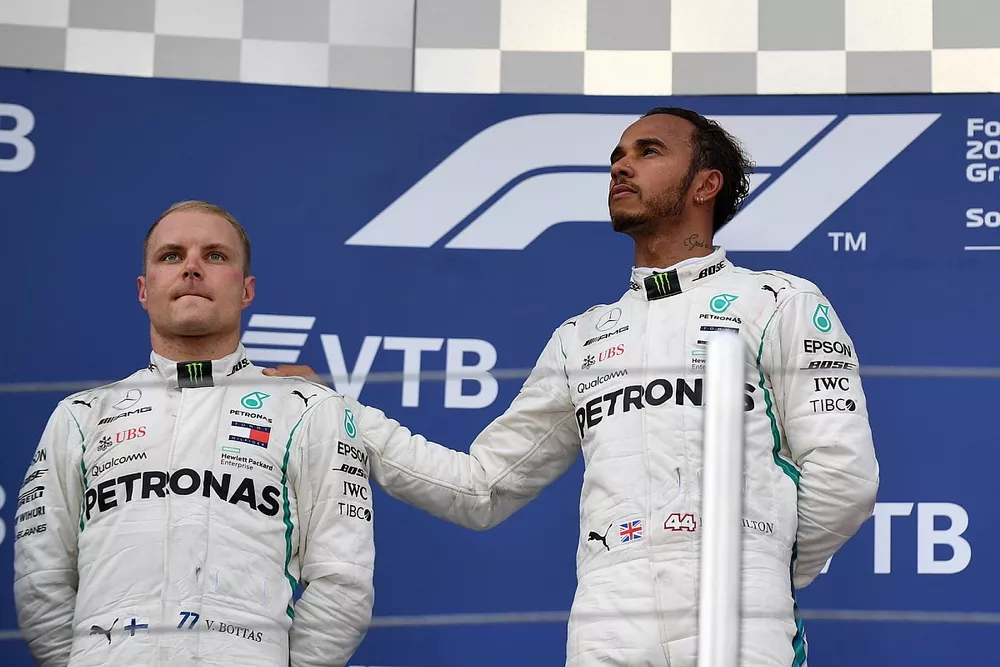Lewis Hamilton, Mercedes AMG F1 et Valtteri Bottas, Mercedes AMG F1 sur le podium