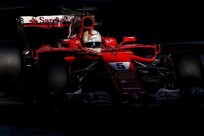 Vettel: “Sinto que decepcionei Ferrari em episódio em Baku”