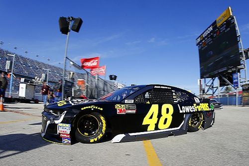 A pesar del amargo 2017,  Jimmie Johnson descarta retirarse pronto