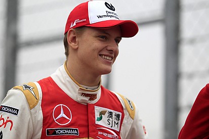 Schumacher tops snow-hit final Austria test day