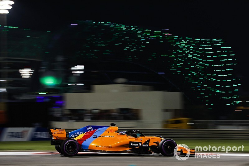 FIA не стала показувати Алонсо чорний прапор в останній гонці