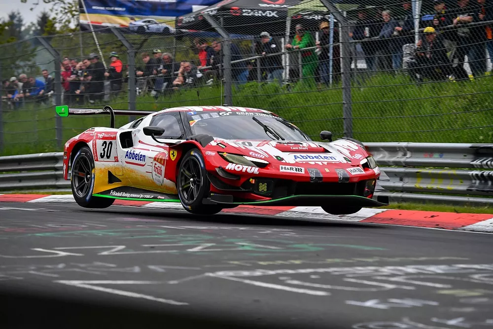 #30 Frikadelli Racing Team Ferrari 296 GT3: Earl Bamber, Nick Catsburg, David Pittard, Felipe Fernandez Laser