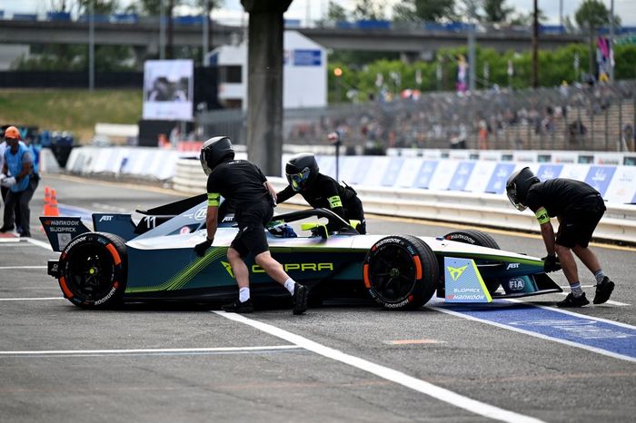 YouTube star MrBeast crashes Formula E car in celebrity showdown
