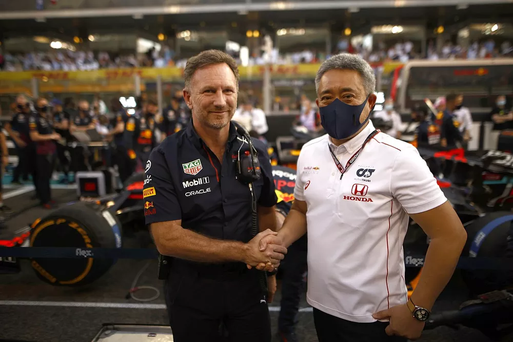 Christian Horner, Team Principal, Red Bull Racing, Masashi Yamamoto, General Manager, Honda Motorsport
