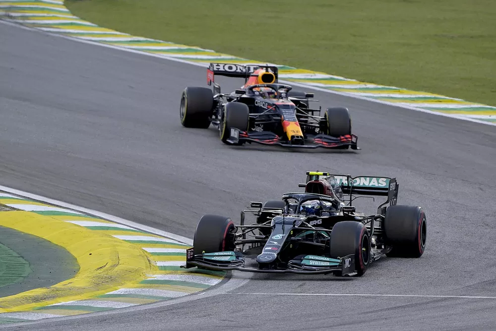 Valtteri Bottas, Mercedes W12, Max Verstappen, Red Bull Racing RB16B
