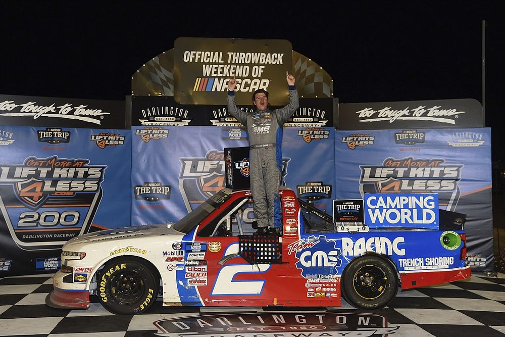Race winner Sheldon Creed, GMS Racing, Chevrolet Silverado