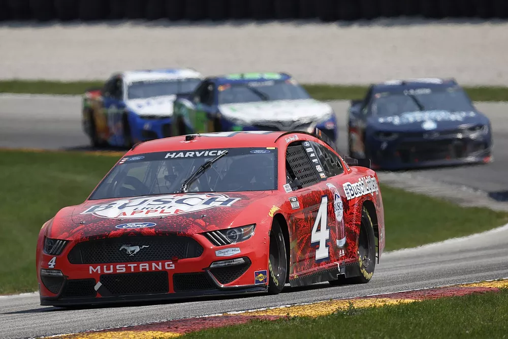 Kevin Harvick, Stewart-Haas Racing, Ford Mustang Busch Light Apple