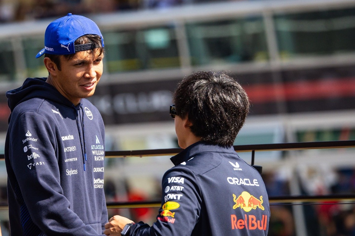 Albon empatiza e intenta ayudar a Tsunoda a salir de su bache en Red Bull 