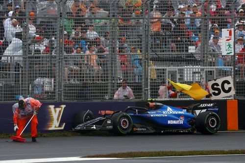 Sainz revela el motivo de su accidente en Australia F1