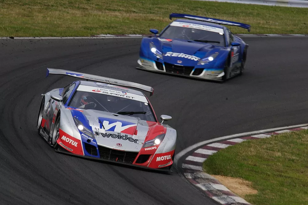 #18 Weider HSV-010: Takashi Kogure, Loic Duval