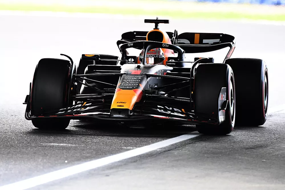 速さ”取り戻した”フェルスタッペン、日本GP初日は「1周目から楽しく
