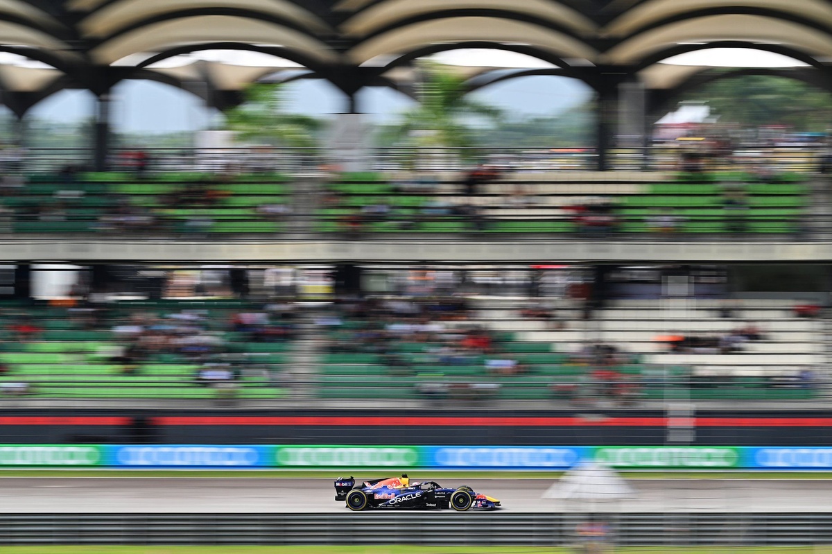Análisis de las tandas largas en Sepang: Verstappen manda, ¿pero es el favorito?