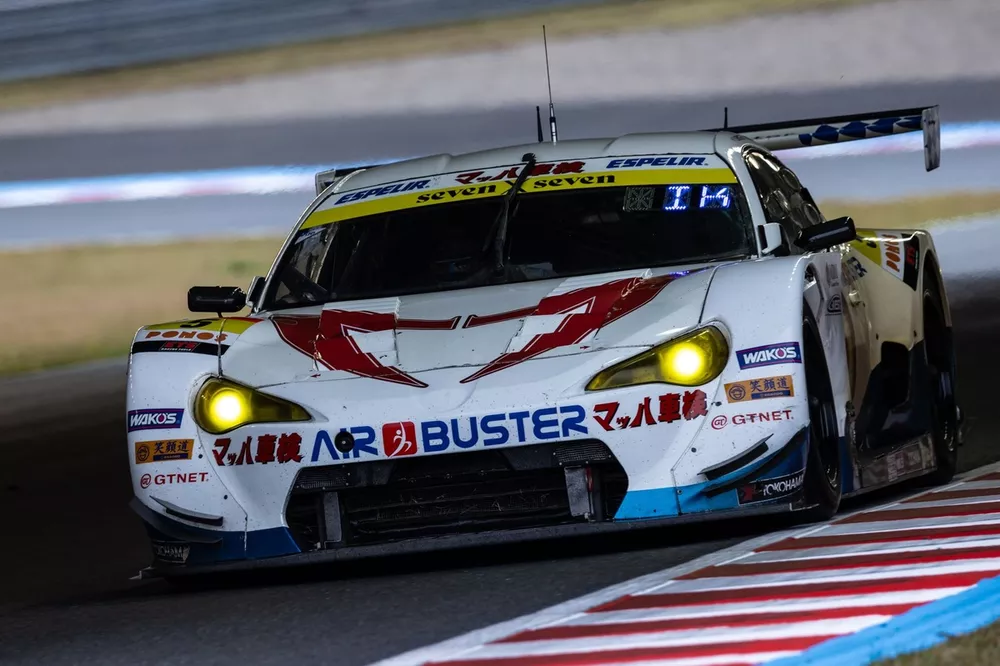 苦節22年、TEAM MACHがついにスーパーGT初優勝。“古代兵器”の活躍は