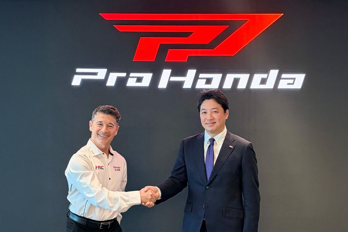 LCRホンダ出光レプリカツナギ LCR、出光の後任スポンサーはホンダ純正オイル「Pro Honda」に決定