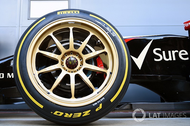 F1 ルノー ホイールテーブル Yahoo!オークション -「f1タイヤテーブル」の落札相場・落札価格