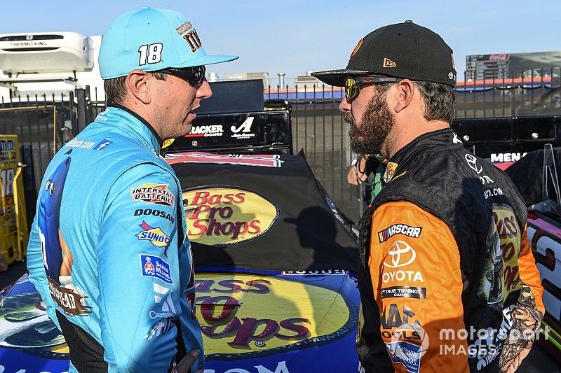 Kyle Busch, Joe Gibbs Racing, Toyota Camry M&M's Hazelnut,  Martin Truex Jr., Joe Gibbs Racing, Toyota Camry Bass Pro Shops / TRACKER ATVs & Boats / USO