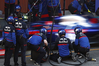 A Toro Rosso-Honda vezeti a negyedik tesztnapot a Renault és a Mercedes előtt
