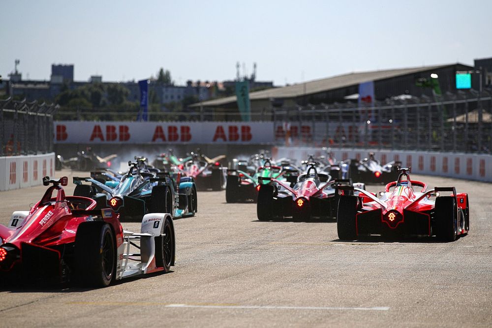 Alex Lynn, Mahindra Racing, M7Electro, Sergio Sette Camara, Dragon Penske Autosport, Penske EV-5, al inicio