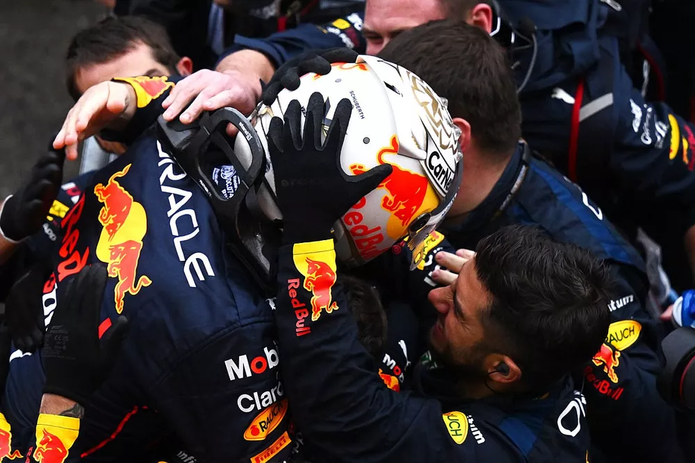 Race winner and 2022 F1 World Drivers Champion Max Verstappen, Red Bull Racing celebrates with his team in parc ferme