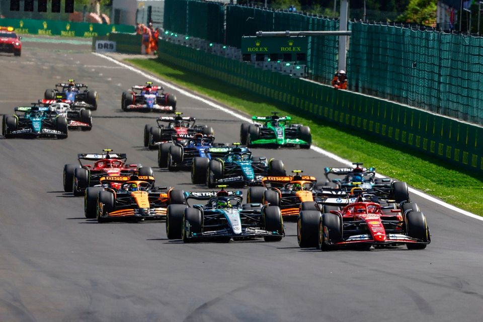 Is Oscar Piastri right to be worried about the "worst place" to start on Spa F1 pole? thumbnail