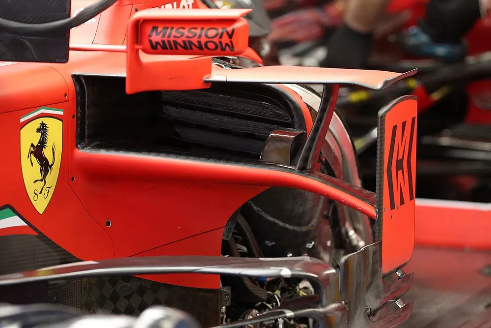Detalle de los radiadores del Ferrari SF1000