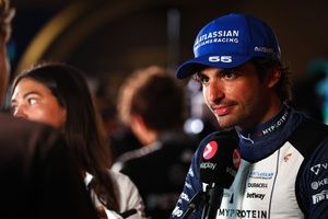 F1: "Se uma vaga surgir na McLaren, é claro que consideraremos Sainz", diz Brown