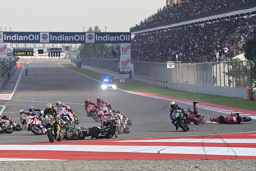 Race start, Luca Marini, VR46 Racing Team, Pol Espargaro, Tech3 GASGAS Factory Racing, Stefan Bradl, Repsol Honda Team