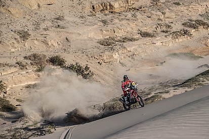 Benavides, primer sancionado por información adicional en el roadbook