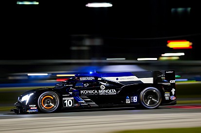 Rolex 24, Hour 4: Alonso leads after brilliant drive