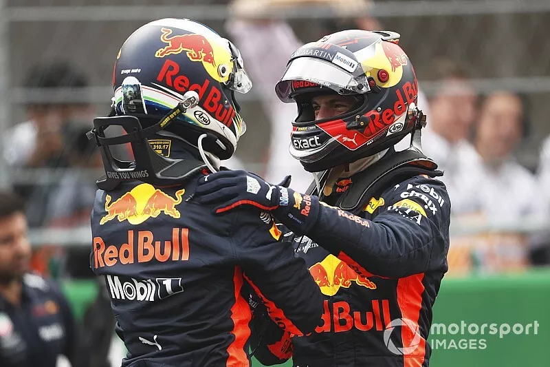Polesitter Daniel Ricciardo, Red Bull Racing, second place Max Verstappen, Red Bull Racing RB14
