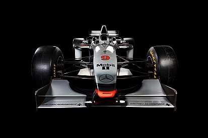Minden idők egyik legvadabb F1-es bemutatója: McLaren MP4/12