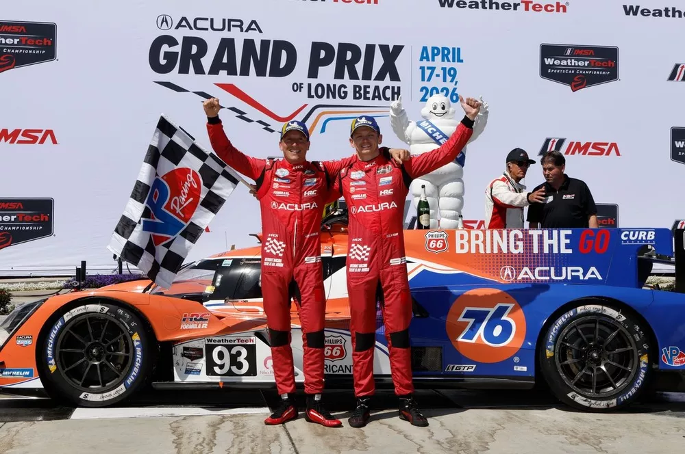 #93 Acura Meyer Shank Racing w/Curb Agajanian Acura ARX-06: Renger van der Zande, Nick Yelloly, Aaron Telitz