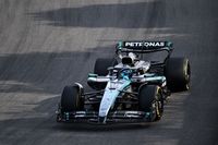 Por qué Russell apostó a los medios en la Q3 de Brasil y Antonelli no lo siguió