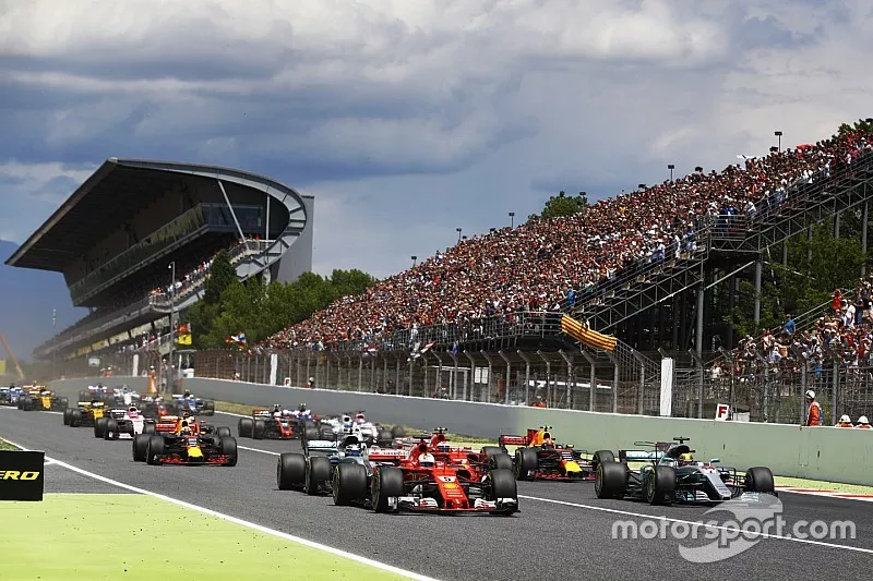 Lewis Hamilton, Mercedes AMG F1 W08, Sebastian Vettel, Ferrari SF70H, m&egrave;nent au d&eacute;part