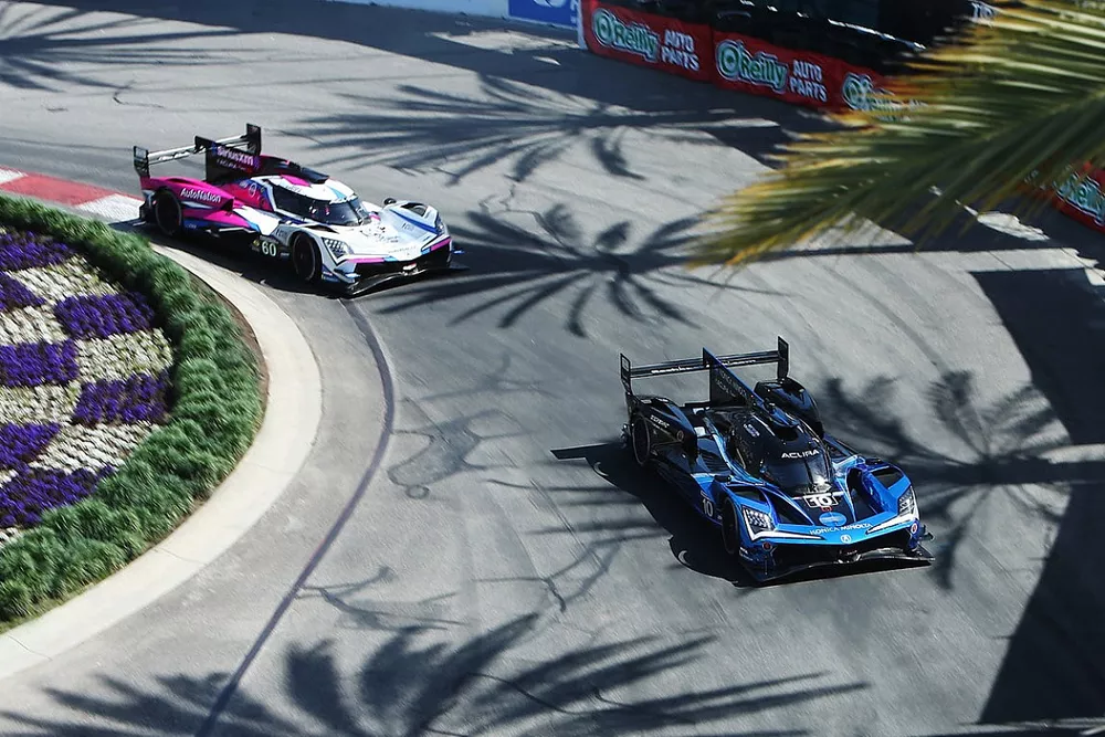 #10: Konica Minolta Acura ARX-06, Acura ARX-06, GTP: Ricky Taylor, Filipe Albuquerque, #60: Meyer Shank Racing W/Curb-Agajanian, Acura ARX-06, GTP: Colin Braun, Tom Blomqvist