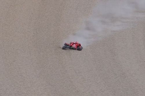 VÍDEO MOTOGP: Marc Márquez sofre acidente na terceira volta em Jerez